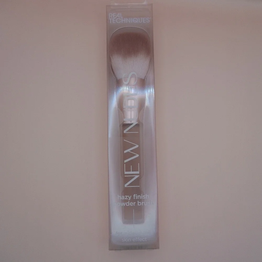 Real Techniques New Nudes 091 Hazy Finish Powder Makeup Brush Tool NIB